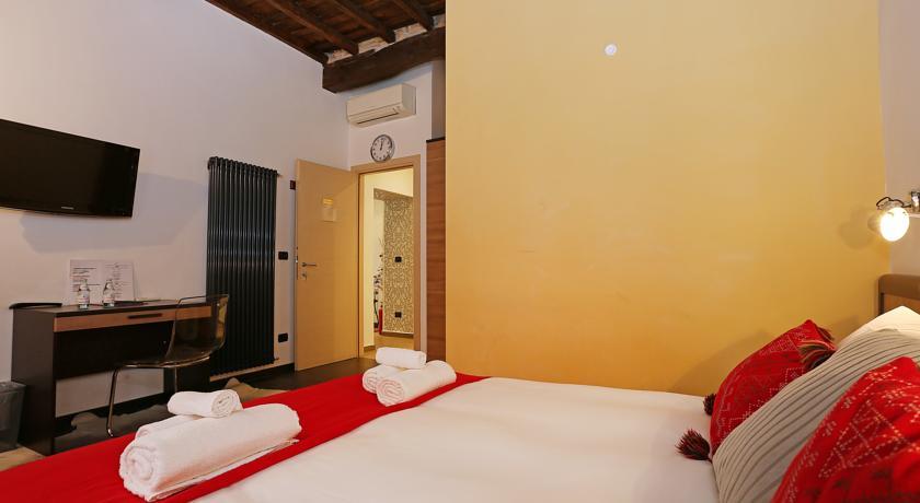 House Monti 1875 Hotel Rome Room photo